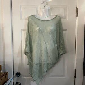 Free People Beach Mint Green Knit Poncho NWOT Size Medium Asymmetrical Vacation
